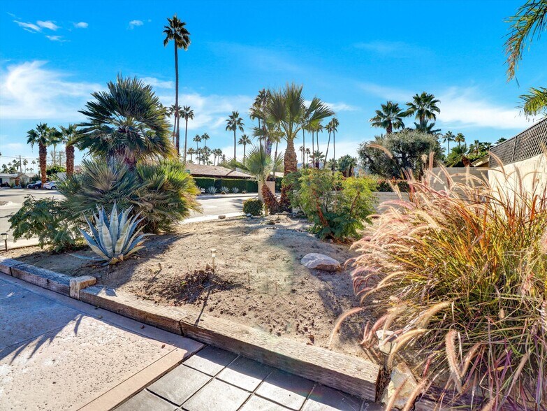 More Photos Of 525 S Thornhill Rd, Palm Springs Apartments For Sale