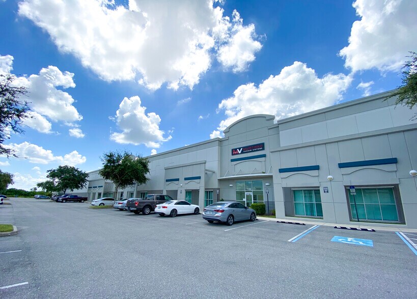 More Photos Of 7115 16th St E, Sarasota Unknown For Lease