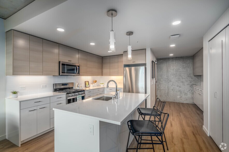 More Photos Of 2315 4th Ave, Seattle Multifamily For Sale