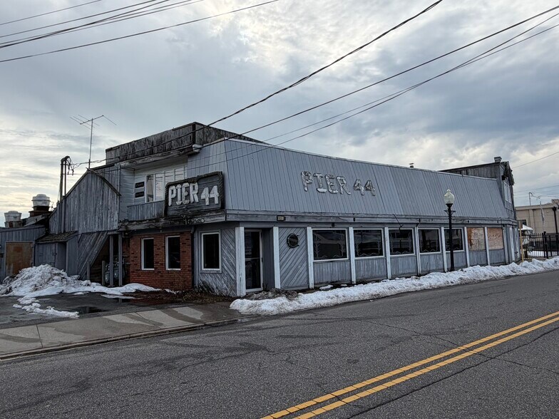 Primary Photo Of 444 Fire Island Ave, Babylon General Retail For Sale