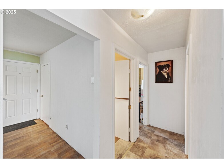 More Photos Of 2235 Broadway Ave, North Bend General Retail For Sale