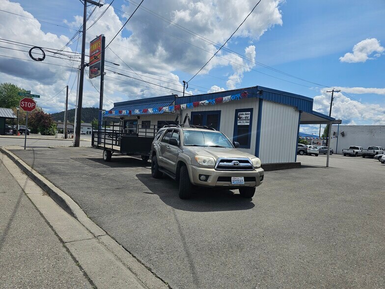 More Photos Of 2929 N Government Way, Coeur d'Alene Auto Dealership For Sale