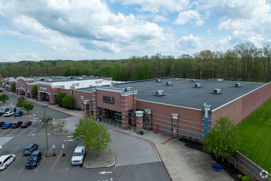 More Photos Of 7555-7705 Market Place Dr, Aurora Storefront For Lease