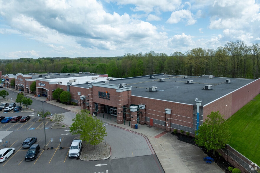More Photos Of 7555-7705 Market Place Dr, Aurora Storefront For Lease