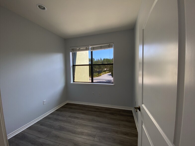 More Photos Of 16201 Dodd St, Volente Coworking Space