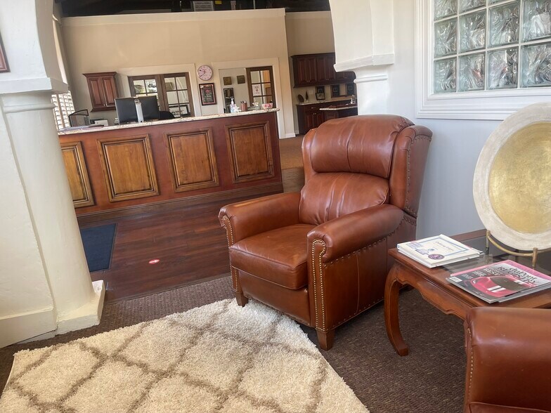 More Photos Of 4490 Piedmont Ave, Oakland Office For Sale