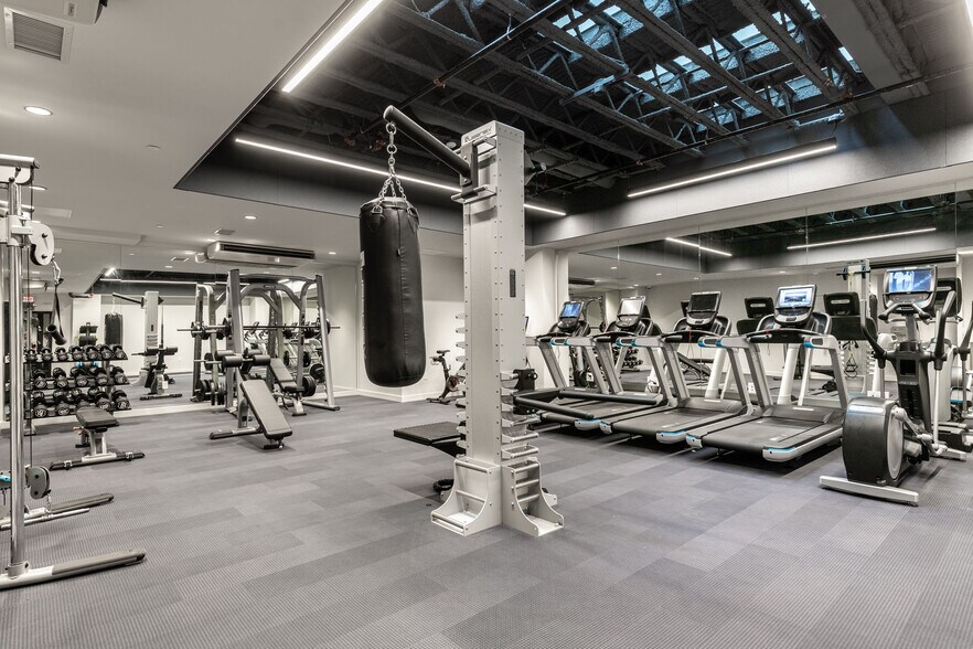 More Photos Of 316 4th Ave, Pittsburgh Apartments For Lease