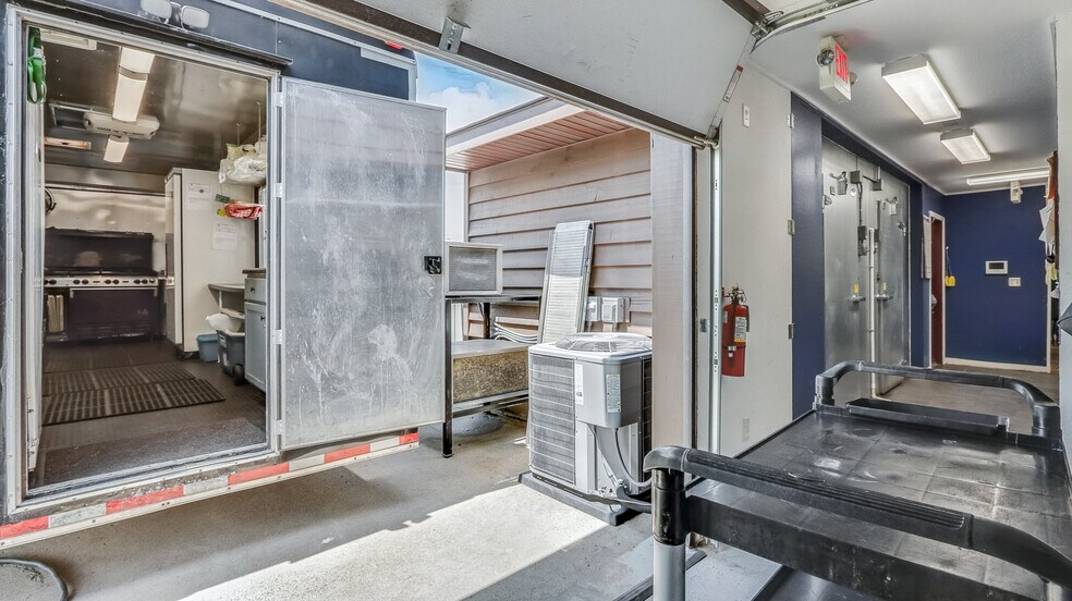 More Photos Of 1114 N Bluebird Rd, Eagle River Bar For Sale