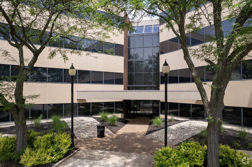 More Photos Of 110 Boggs Ln, Cincinnati Unknown For Lease