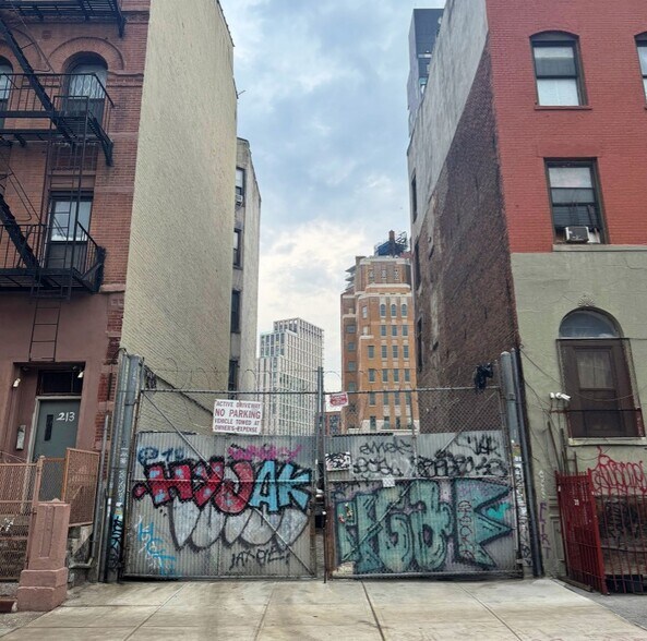 Primary Photo Of 215 Henry St, New York Land For Sale