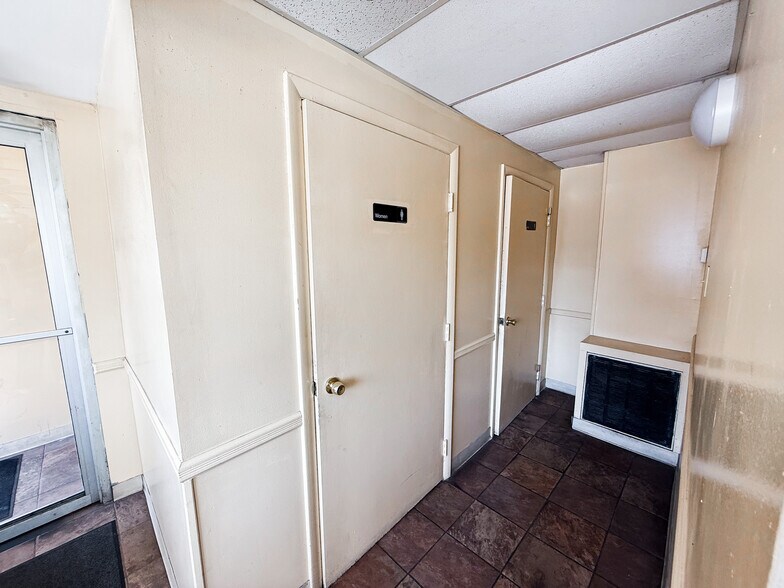 More Photos Of 2 Berlin Rd, Lindenwold General Retail For Sale