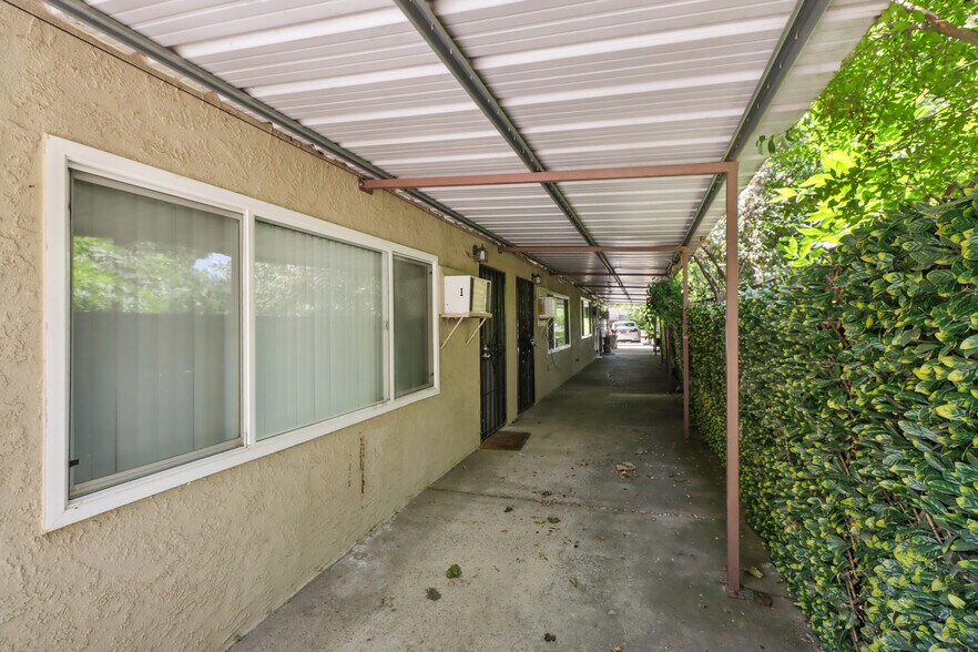 More Photos Of 2652 21st Ave, Sacramento Apartments For Sale