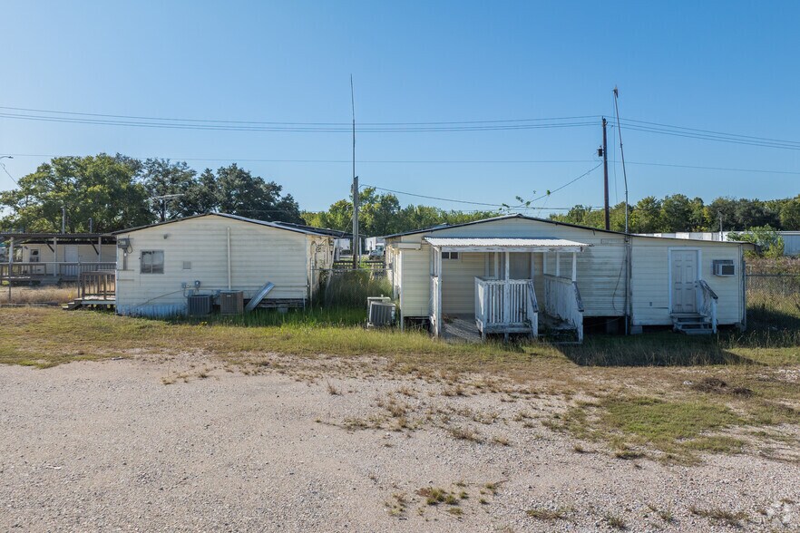 More Photos Of 4901 Shank Rd, Pearland Warehouse For Sale