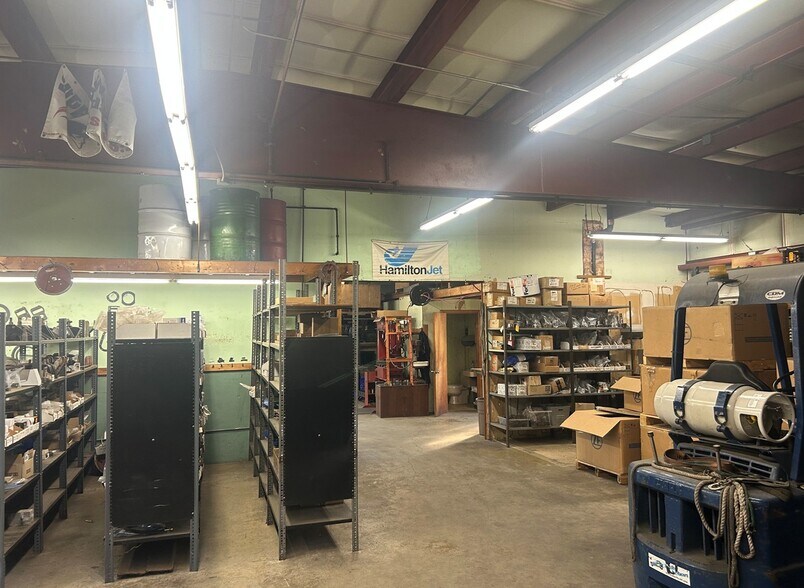 More Photos Of 418 Boston St, Topsfield Warehouse For Sale