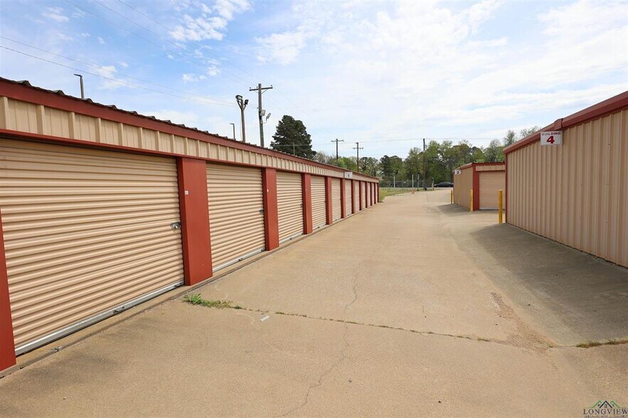 More Photos Of 1609 N Main St, Gladewater Land For Sale