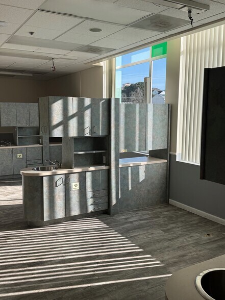 More Photos Of 2710 Telegraph Ave, Oakland Medical For Lease