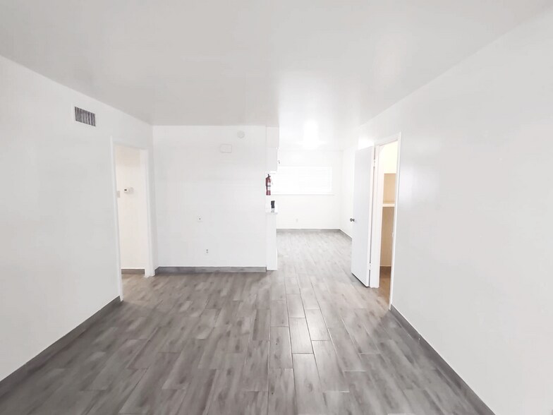 More Photos Of 4742 Yale St, Houston Apartments For Sale