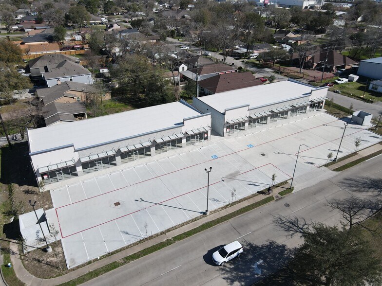 More Photos Of 5520 Gessner Rd, Houston Storefront For Lease