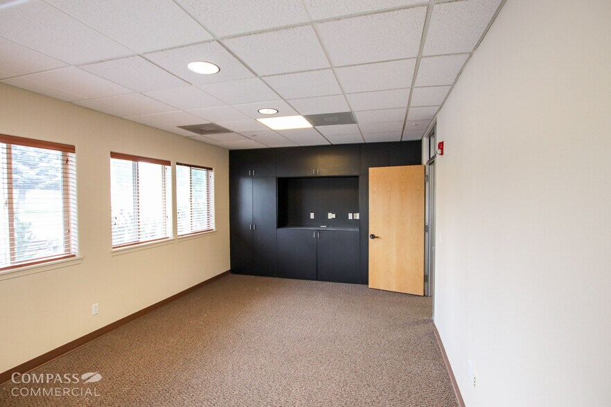 More Photos Of 595 SW Bluff Dr, Bend Office For Lease