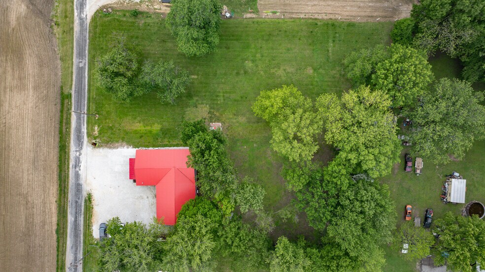 More Photos Of 405 Fulton St, White Hall Flex For Sale