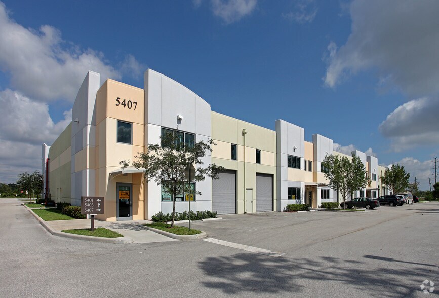 More Photos Of 5401 N Haverhill Rd, West Palm Beach Warehouse For Lease