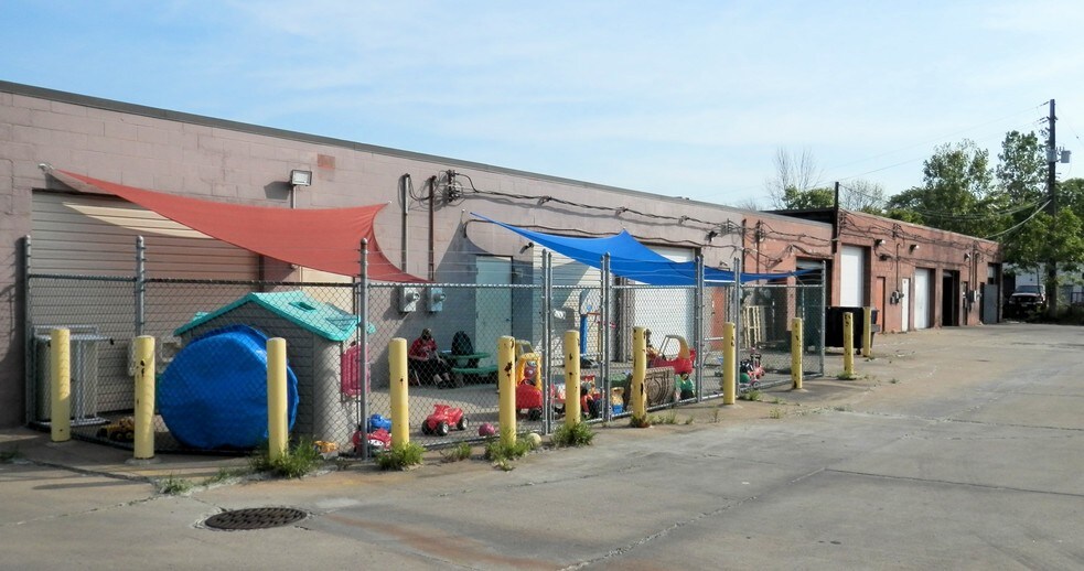 More Photos Of 7464-7472 Tyler Blvd, Mentor Flex For Lease