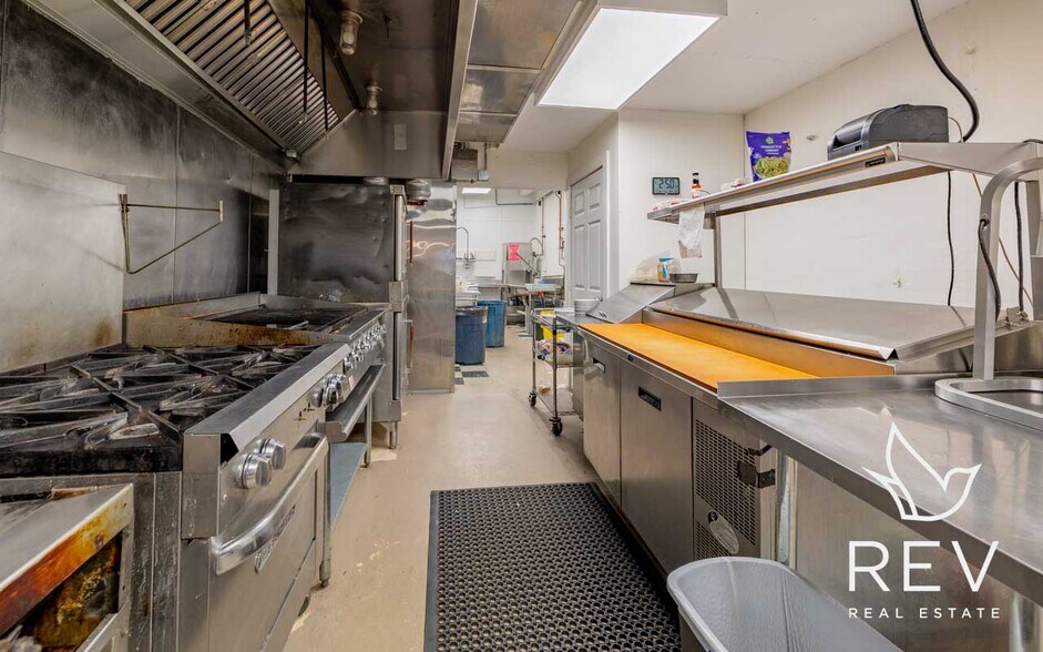 More Photos Of 117 S Bent St, Powell General Retail For Sale