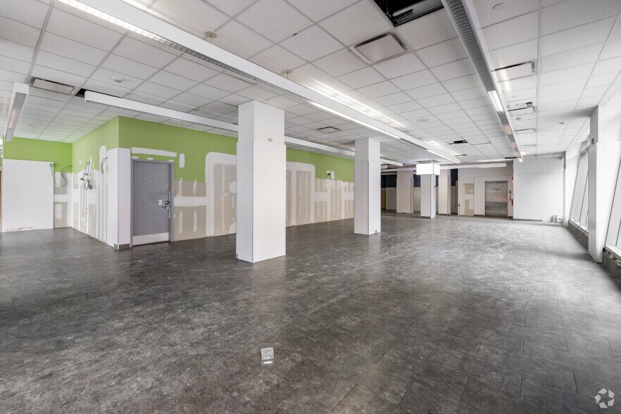 More Photos Of 300 E 23rd St, New York Apartments For Sale