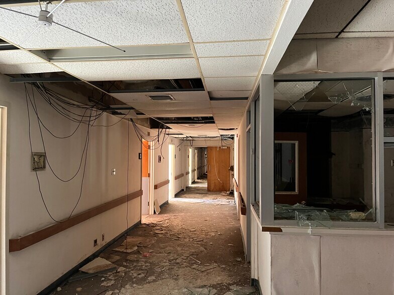 More Photos Of 407 E Ash St, Perry Medical For Sale