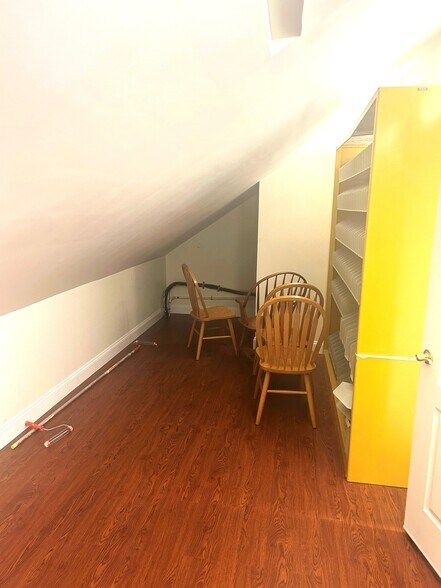 More Photos Of 408 Larch Cir, Wilmington Unknown For Lease