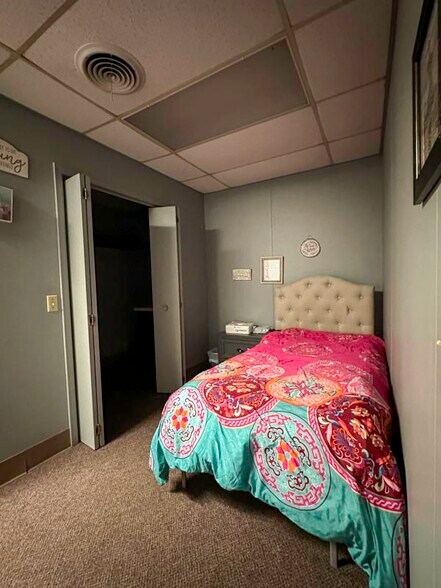 More Photos Of 70 N 31st St, Clinton Healthcare For Sale