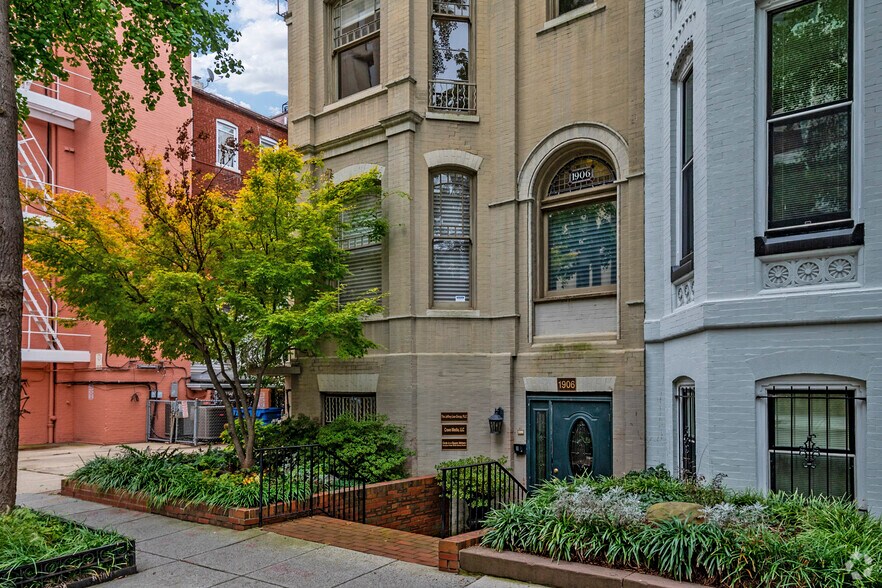 More Photos Of 1906 Sunderland Pl NW, Washington Office Residential For Sale