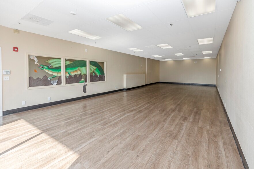 More Photos Of 333 W 18th St, Merced Office For Sale