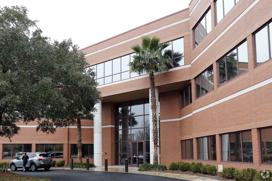 More Photos Of 1300 Hospital Dr, Mount Pleasant Medical For Lease