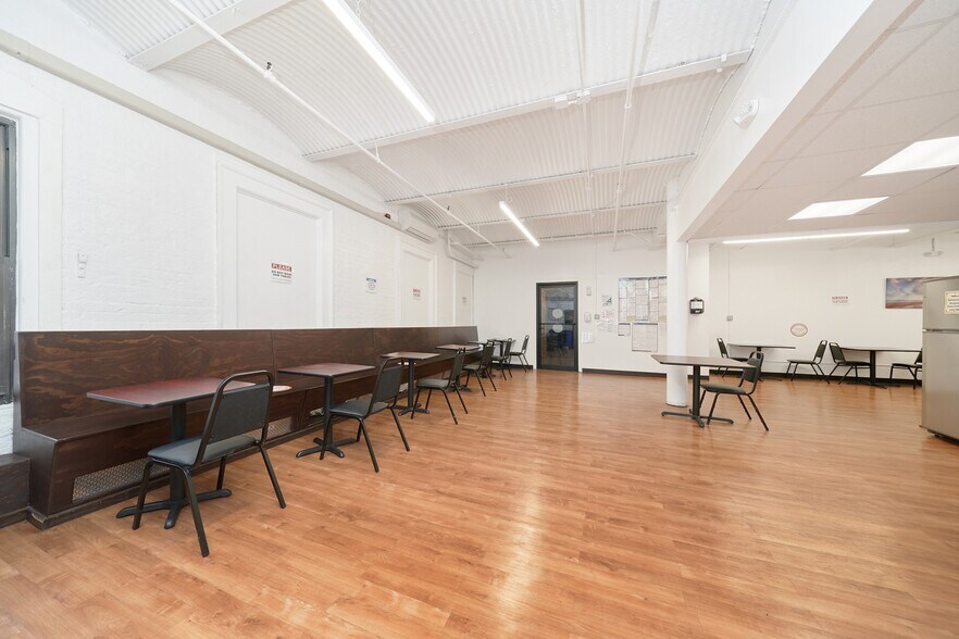 More Photos Of 1916-1938 Park Ave, New York Loft Creative Space For Lease