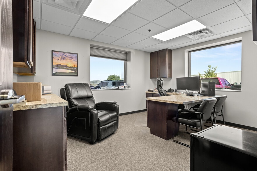 More Photos Of 3820 37 Ave S, Fargo Manufacturing For Sale