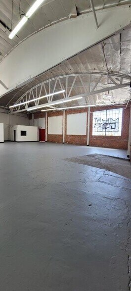 More Photos Of 2302 E 15th St, Los Angeles Industrial For Sale