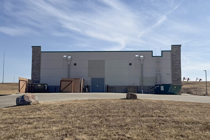 More Photos Of 1910 Eastgate Ave, Pierre Freestanding For Lease