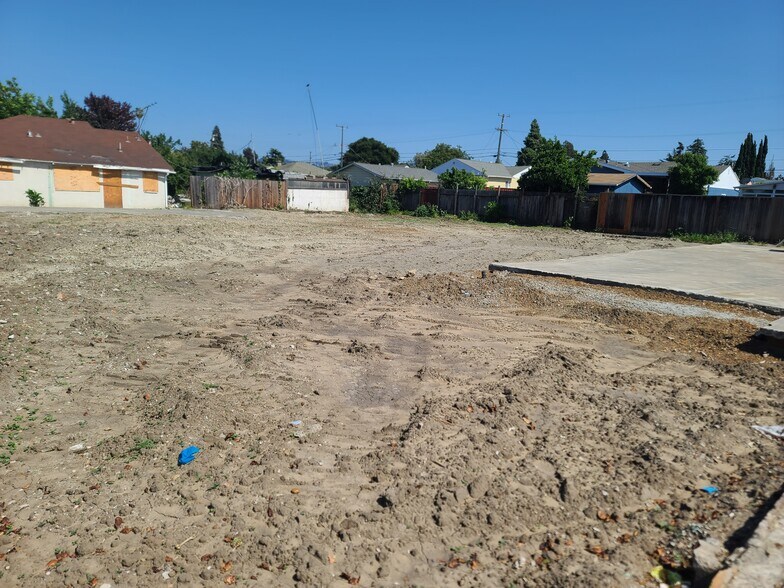 More Photos Of 867 E Lewelling Blvd, Ashland Land For Sale