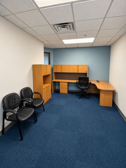 More Photos Of 302-304 Ohio St, Oshkosh Office For Sale