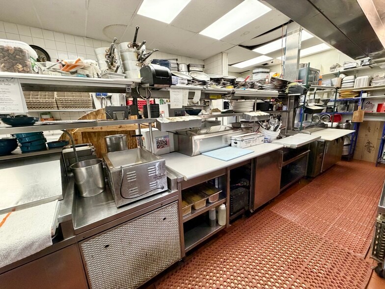 More Photos Of 136-154 Rifle Camp Rd, Woodland Park General Retail For Sale