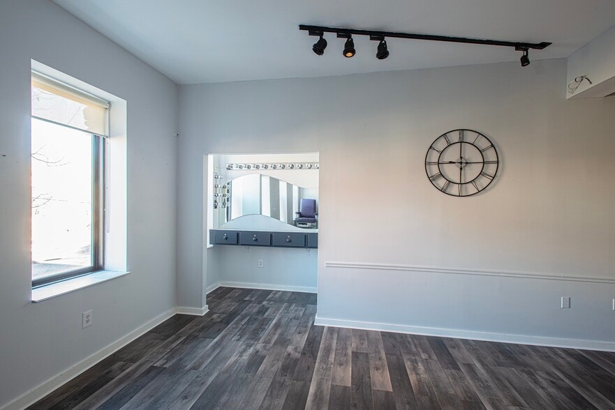 More Photos Of 140 Main St, Northampton Office For Lease