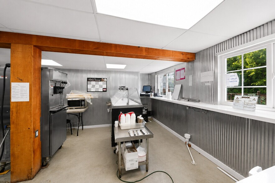 More Photos Of 8148 Main St, Garrettsville Restaurant For Sale