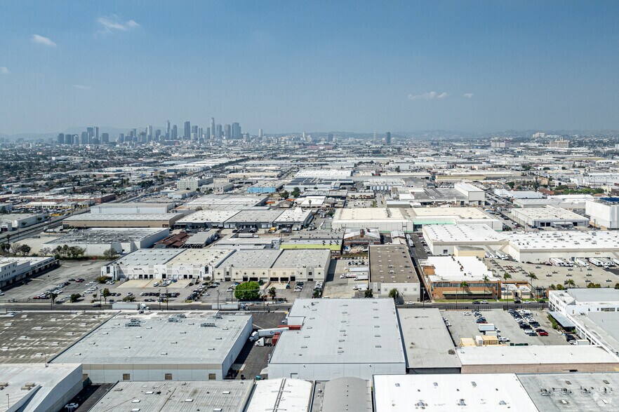 More Photos Of 2100 E 49th St, Vernon Warehouse For Lease