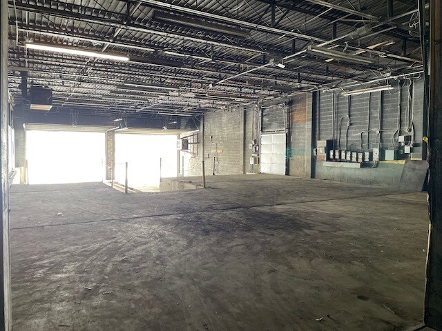 More Photos Of 1901 Old Butler Rd, New Castle Warehouse For Sale