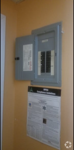 More Photos Of 2127 1st Ave, New York General Retail For Lease