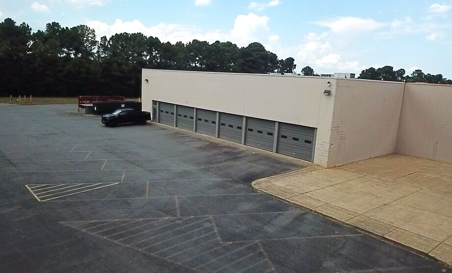 More Photos Of 1426-1528 Military Rd, Benton General Retail For Lease