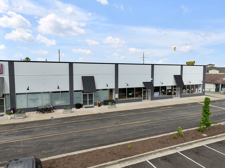 More Photos Of 401 Outlet Center Dr, Georgetown General Retail For Lease
