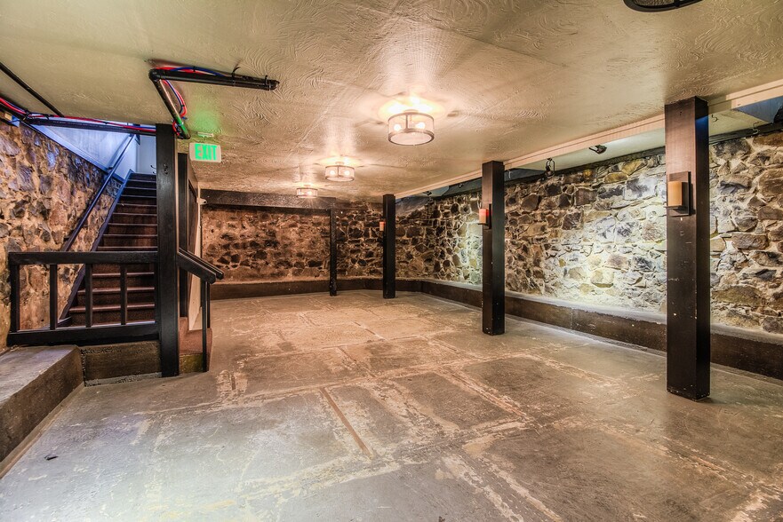 More Photos Of 5 N Front St, Yakima Restaurant For Lease