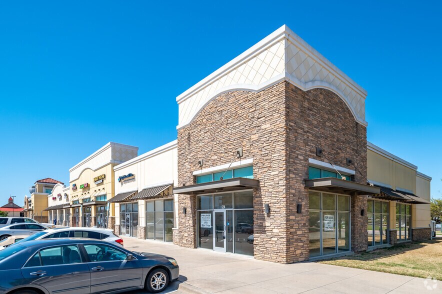 Primary Photo Of 4135-4145 Belt Line Rd, Addison Unknown For Lease